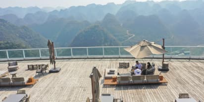 Chinese tourists pick cheaper destinations, fueling local spending